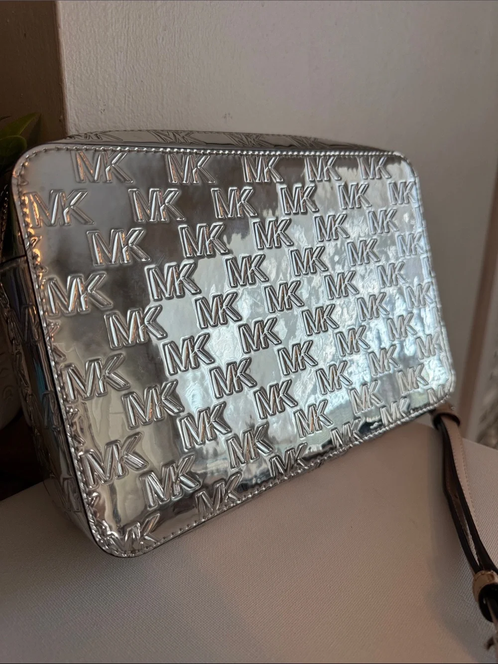 Michael Kors Jet Set Camera Bag